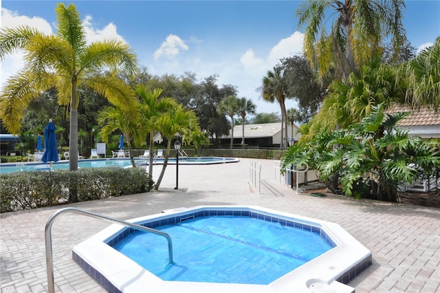 75 Inlets Blvd Unit 75, Nokomis, FL 34275 - pool with a patio area