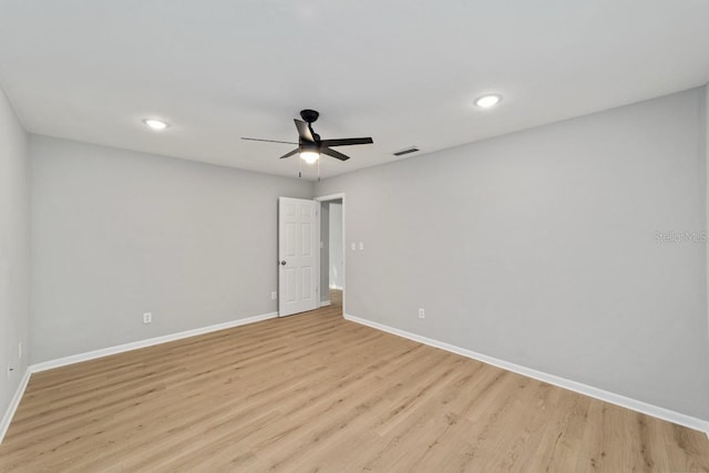 unfurnished room featuring recessed lighting, visible vents, baseboards, light wood-style flooring, and ceiling fan