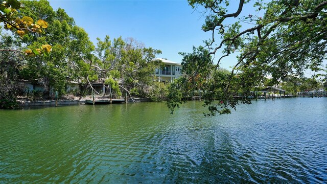 5033 Oxford Dr, Sarasota, FL 34242 - photo 2