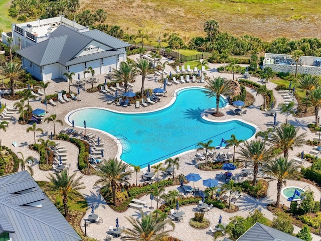 view of swimming pool