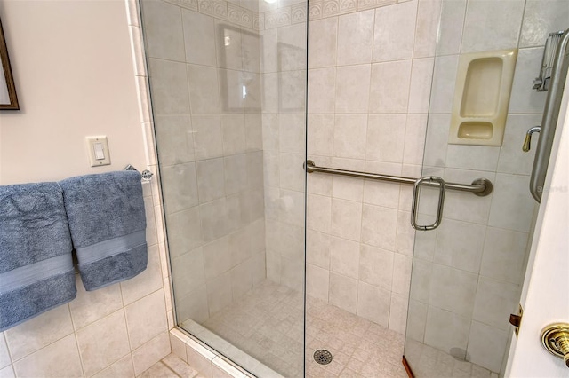 621 Ivanhoe Ln, Holmes Beach, FL 34217 - bathroom featuring a shower stall