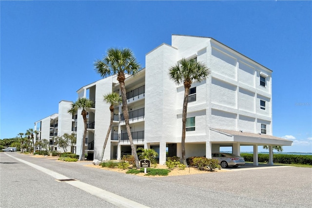 4800 Gulf Of Mexico Dr Unit 205, Longboat Key, FL 34228 - view of apartment building / complex