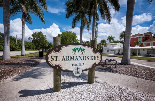 view of community / neighborhood sign