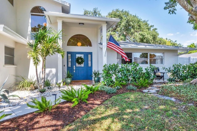 2111 Ivory Pl, Sarasota, FL 34239 - entrance to property with brick siding and stucco siding