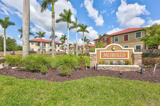 288 Crew Ct, Sarasota, FL 34243 - community / neighborhood sign featuring a yard