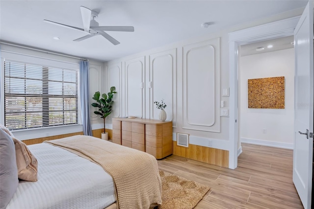 723 S Blvd Of The Presidents, Sarasota, FL 34236 - bedroom with light wood finished floors, baseboards, visible vents, recessed lighting, and a ceiling fan