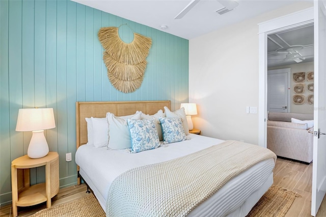 723 S Blvd Of The Presidents, Sarasota, FL 34236 - bedroom with wood finished floors, visible vents, and ceiling fan
