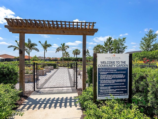 15037 Montello Way, Lakewood Ranch, FL 34211 - view of gate with fence