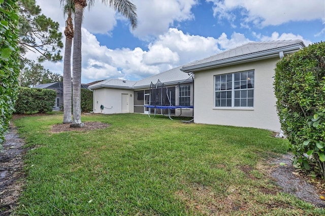 5106 Far Oak Cir, Sarasota, FL 34238 - view of yard with a trampoline