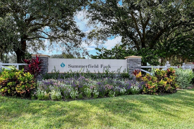 12339 Hollybush Ter, Lakewood Ranch, FL 34202 - community / neighborhood sign with a lawn