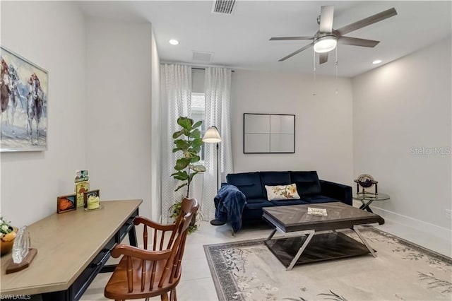 living area featuring visible vents, a ceiling fan, recessed lighting, and baseboards