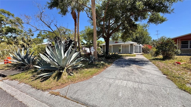 2448 45th St S, Saint Petersburg, FL 33711 - photo 2