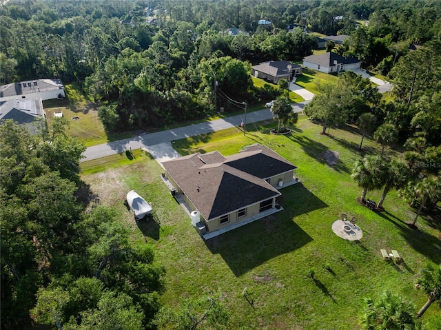 bird's eye view with a view of trees