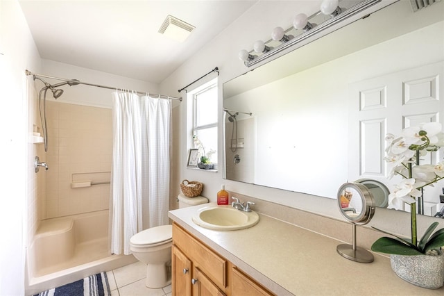 12026 Warwick Cir, Parrish, FL 34219 - full bath featuring tile patterned floors, vanity, and a shower with shower curtain