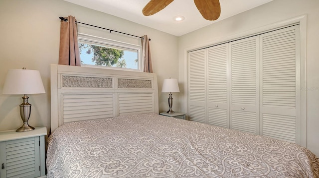 2259 Pueblo Ln Unit V38, Sarasota, FL 34231 - bedroom featuring a closet, recessed lighting, and ceiling fan