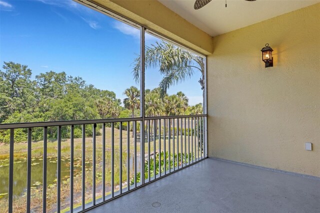 balcony with ceiling fan