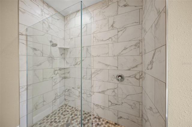 9106 Yarberry St, Sarasota, FL 34240 - bathroom featuring a walk in shower