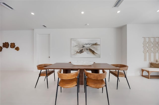 2596 Floyd St, Sarasota, FL 34239 - dining area with recessed lighting