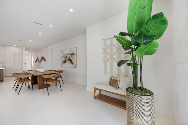 2596 Floyd St, Sarasota, FL 34239 - dining area with recessed lighting