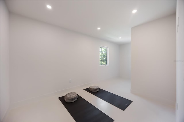 2596 Floyd St, Sarasota, FL 34239 - exercise room featuring recessed lighting