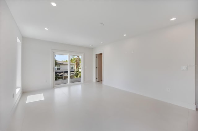 2596 Floyd St, Sarasota, FL 34239 - unfurnished room featuring recessed lighting