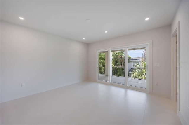 2596 Floyd St, Sarasota, FL 34239 - empty room with recessed lighting