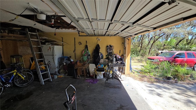 garage featuring freestanding refrigerator