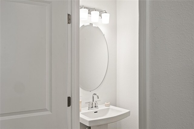 8545 Daybreak St, Sarasota, FL 34241 - bathroom with a sink