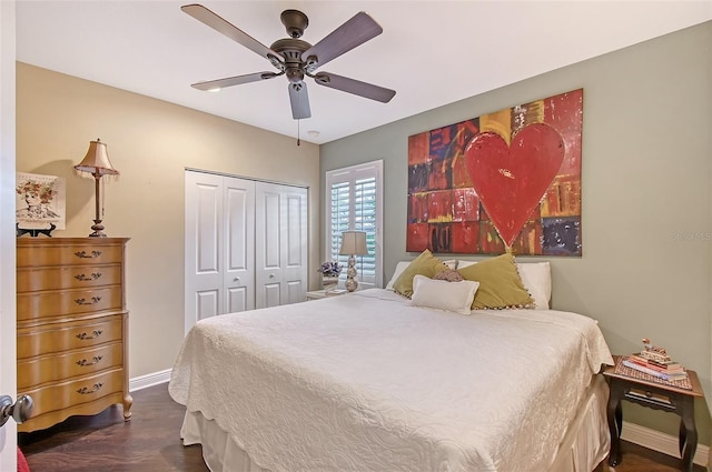 12133 Forest Park Cir, Bradenton, FL 34211 - bedroom featuring baseboards, a closet, dark wood finished floors, and ceiling fan