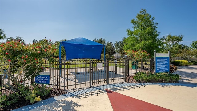 12133 Forest Park Cir, Bradenton, FL 34211 - view of gate