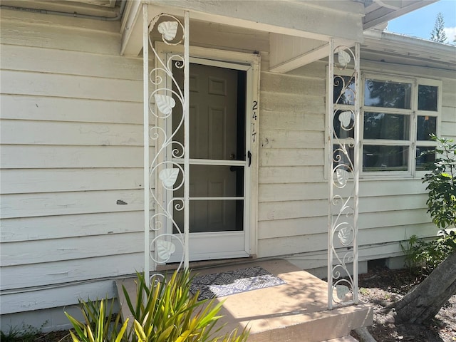 2415 Pelican Dr, Sarasota, FL 34237 - view of entrance to property