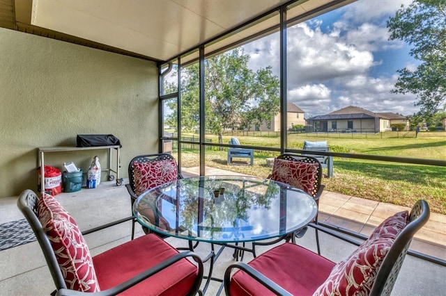 7418 61st St E, Palmetto, FL 34221 - sunroom / solarium with outdoor dining area