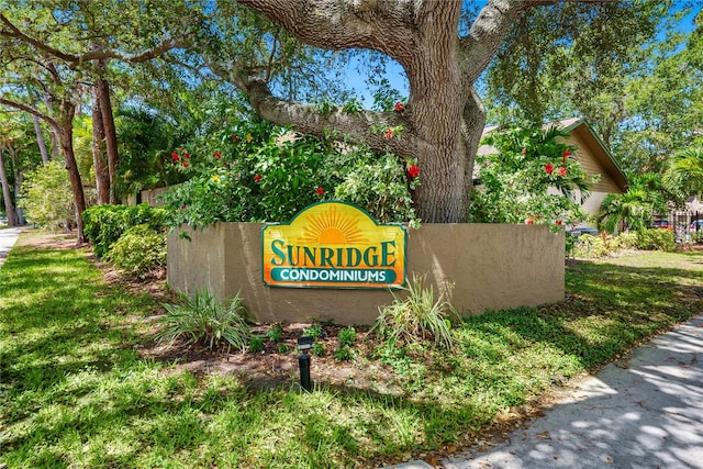 view of community / neighborhood sign