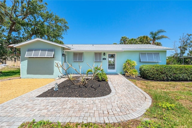 1680 Lemon Bay Dr, Venice, FL 34293 - ranch-style house with stucco siding