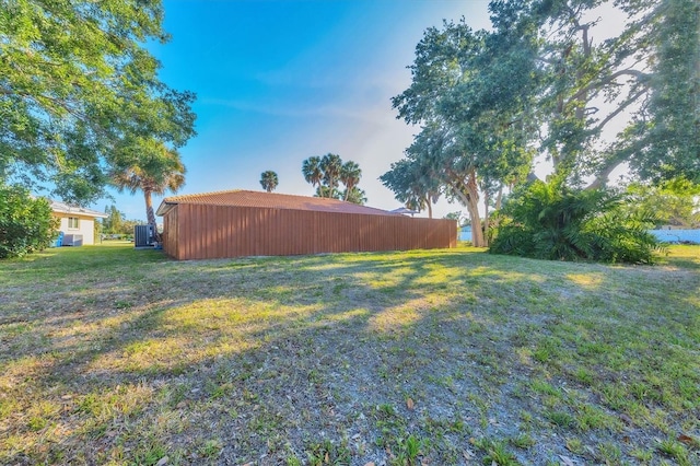 2301 Cass St, Sarasota, FL 34231 - view of yard featuring an outbuilding and an outdoor structure