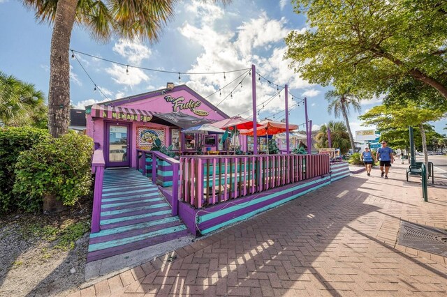 2301 Cass St, Sarasota, FL 34231 - view of community