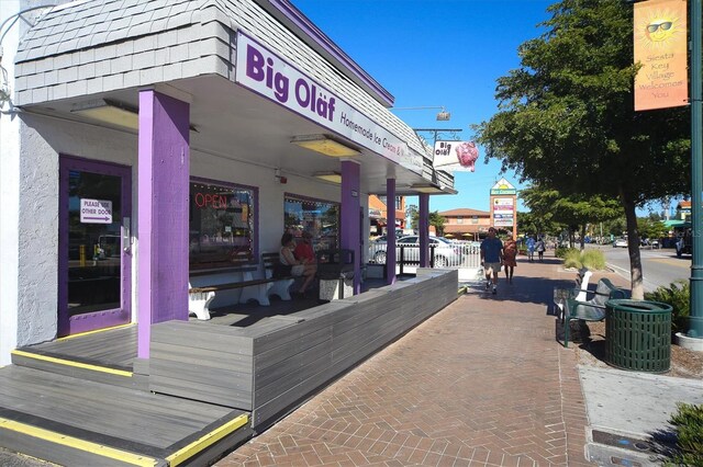 2301 Cass St, Sarasota, FL 34231 - view of building exterior