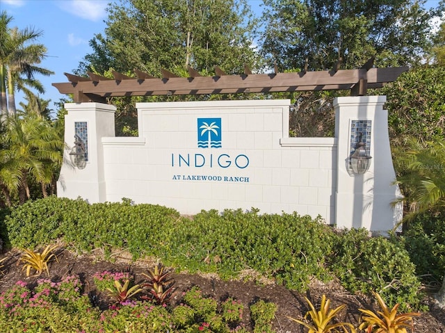 view of community / neighborhood sign