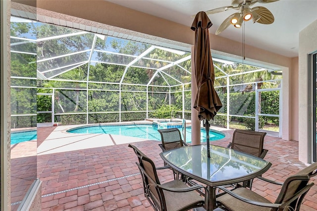 4730 Old Farm Rd, Sarasota, FL 34233 - view of swimming pool with a patio, a pool with connected hot tub, and a ceiling fan