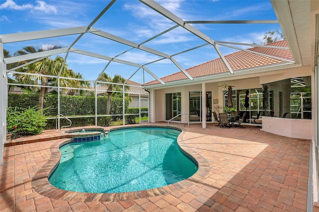 4730 Old Farm Rd, Sarasota, FL 34233 - view of swimming pool with a ceiling fan, glass enclosure, a patio area, and a pool with connected hot tub