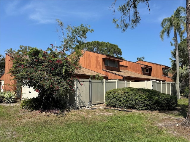 2058 Sunset Point Rd Unit 11, Clearwater, FL 33765 - view of yard