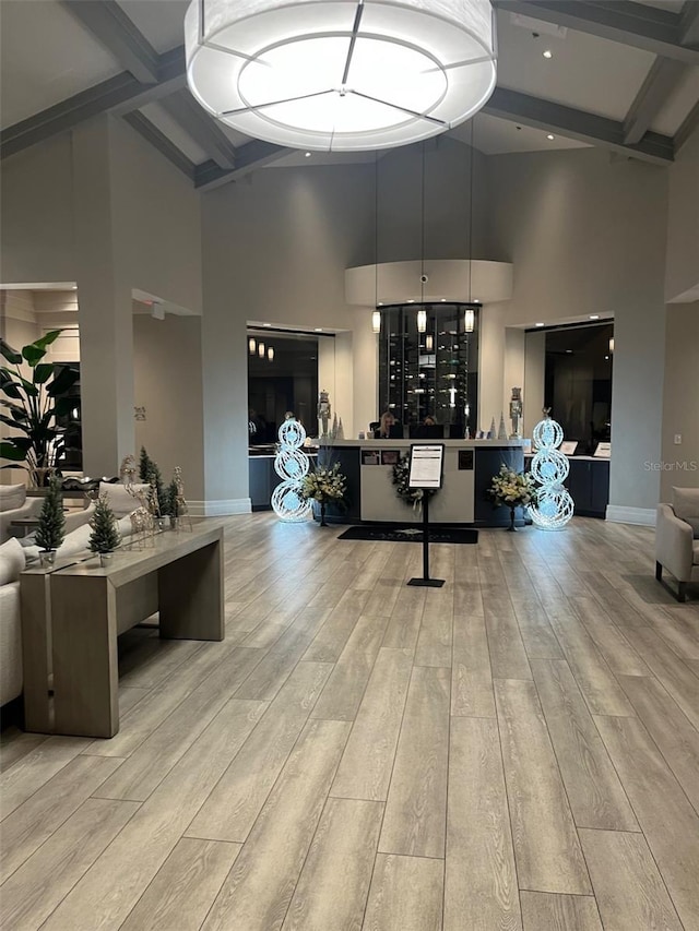 reception area featuring a community bar
