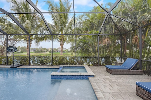 6001 Anise Dr, Sarasota, FL 34238 - view of swimming pool featuring a pool with connected hot tub, a lanai, and a patio area