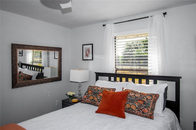 bedroom with a ceiling fan