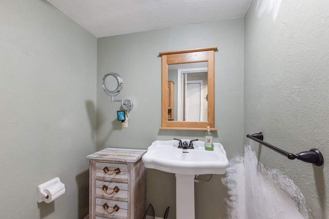 2723 59th St, Sarasota, FL 34243 - view of half bath