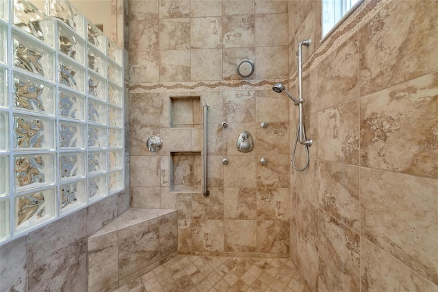 7624 Boltons Ct, Bradenton, FL 34201 - full bath featuring tiled shower