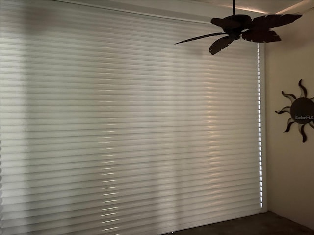 7624 Boltons Ct, Bradenton, FL 34201 - detailed view of ceiling fan