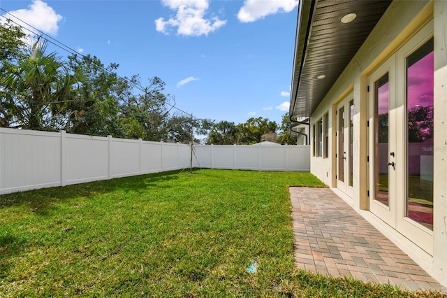 3113 W Nassau St, Tampa, FL 33607 - view of yard featuring a patio