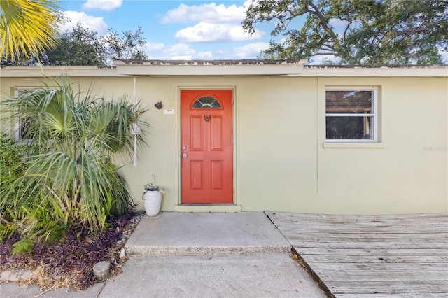 1802 Robinhood St, Sarasota, FL 34231 - entrance to property with stucco siding