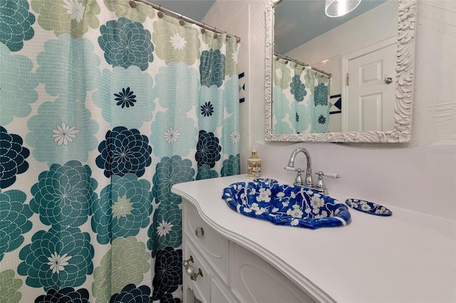 1722 Hazelwood St, Sarasota, FL 34231 - full bathroom featuring vanity